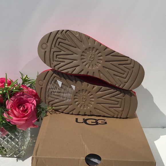 UGG Classic Ultra Mini - Picture 9 of 11